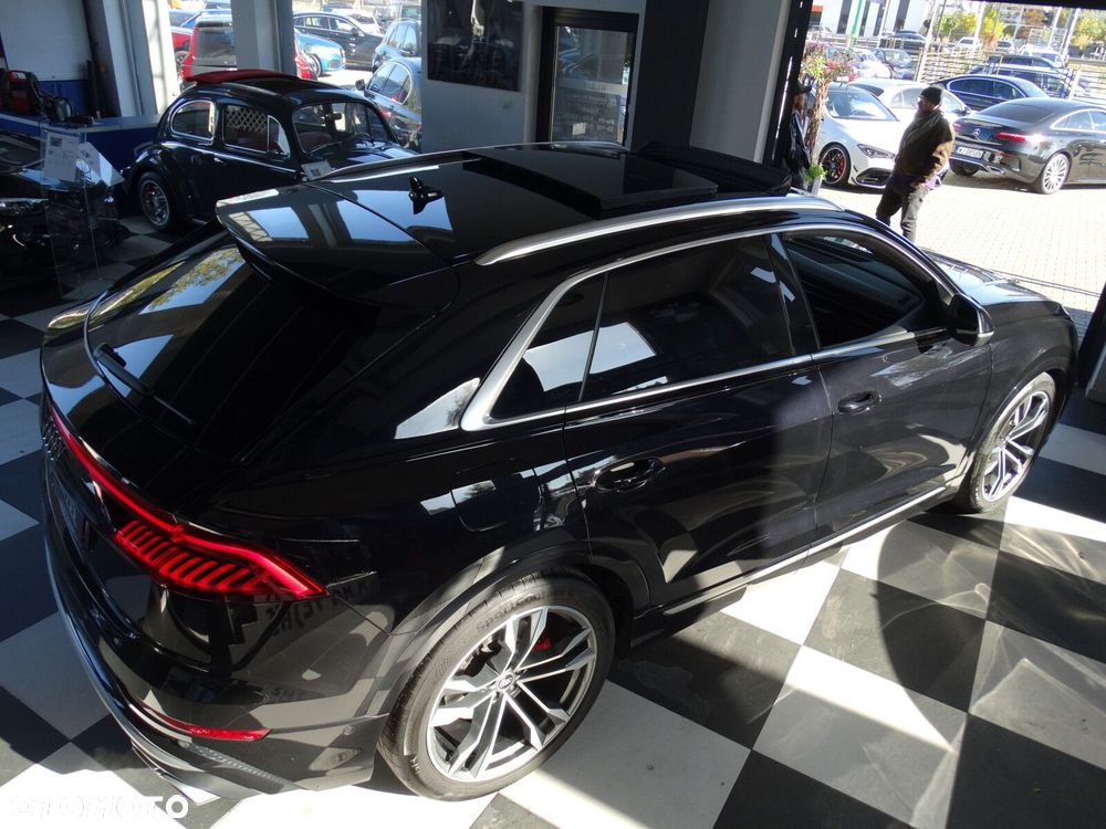 Audi SQ8 - 8