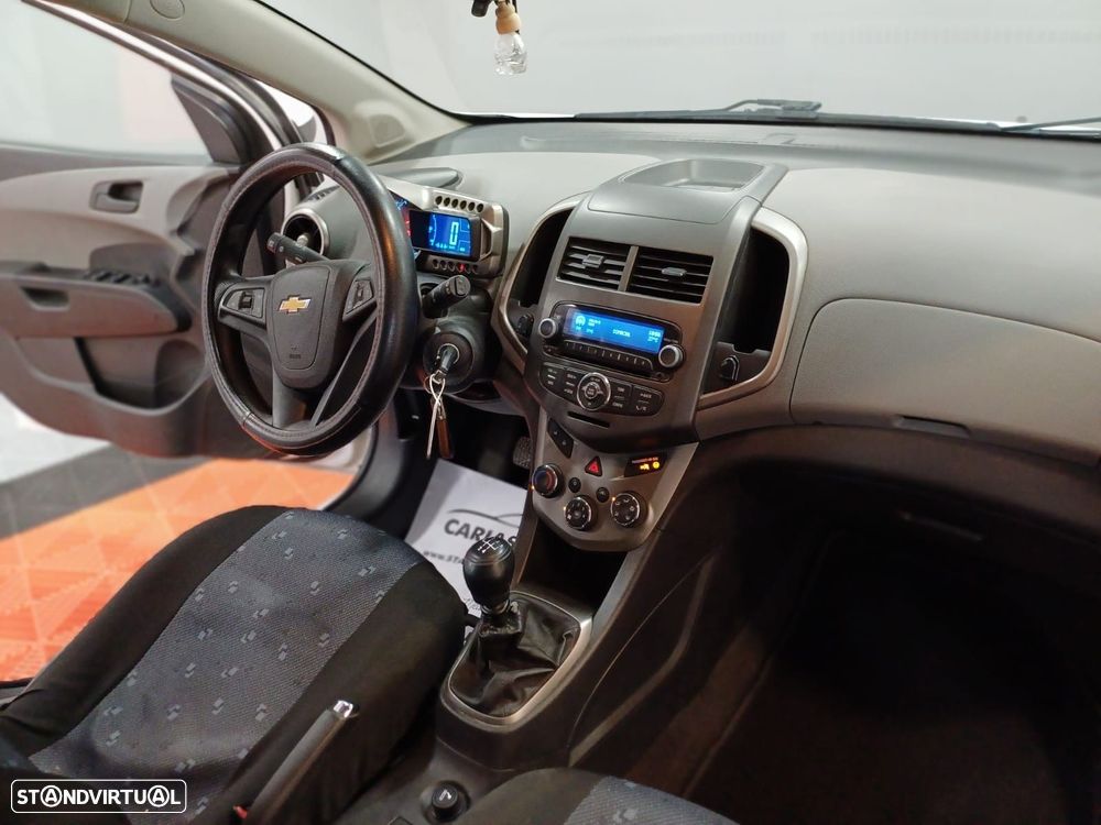 Chevrolet Aveo 1.2 LS - 21