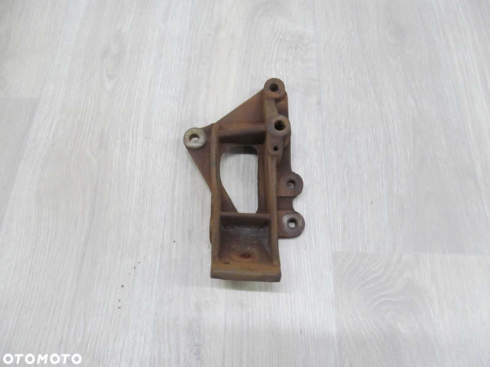 DAIHATSU HIJET PFAU PORTER 1.3 98- LAPA PODPORA SILNIKA - 1