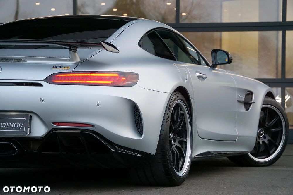 Mercedes-Benz AMG GT R - 13