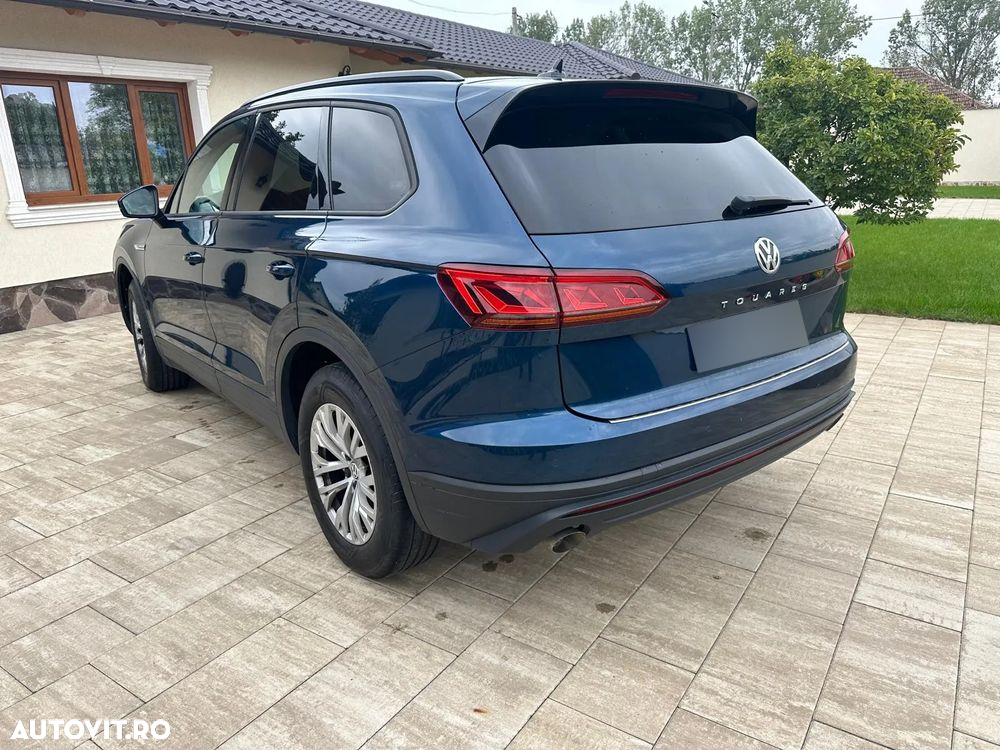 Volkswagen Touareg - 2