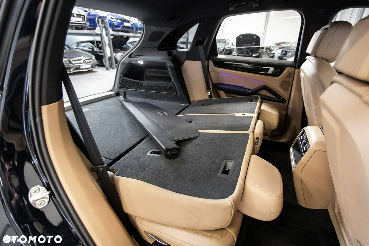 Porsche Cayenne Standard - 32