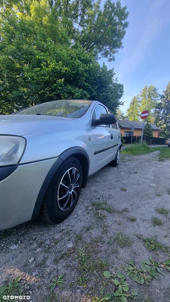 Opel Corsa 1.2 16V Comfort - 2