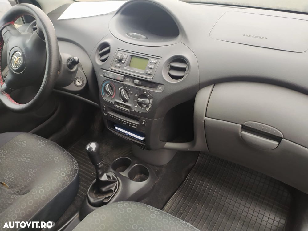 Toyota Yaris 1.3 Luna - 4