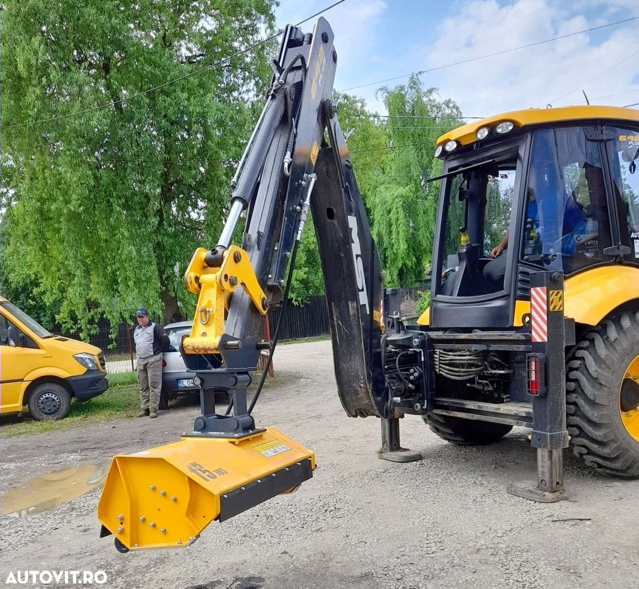 Tocatoare buldoexcavator cu ciocane model Femac T5 105 - 2