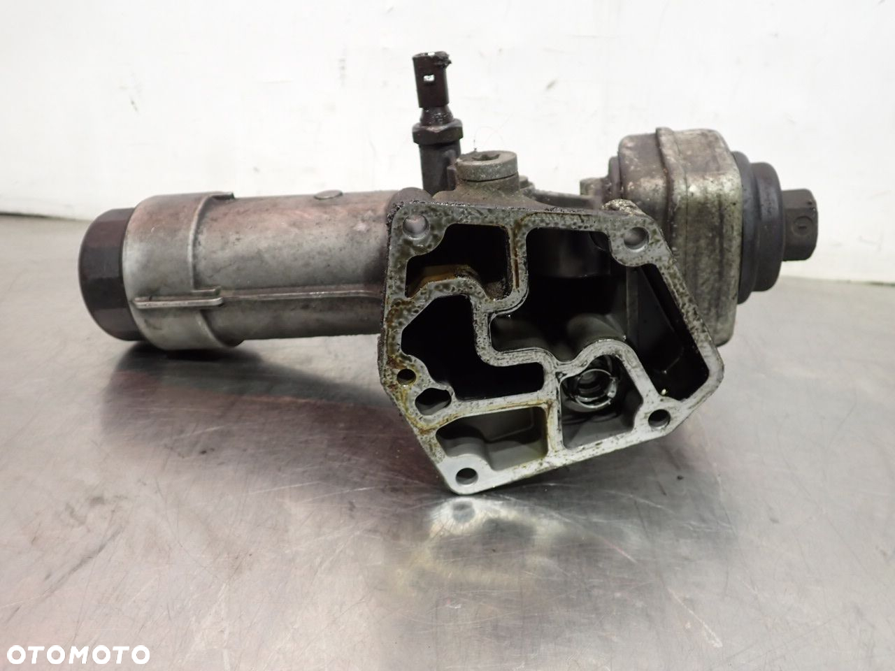 PODSTAWA FILTRA OLEJU VOLKSWAGEN GOLF V 038115389B - 5