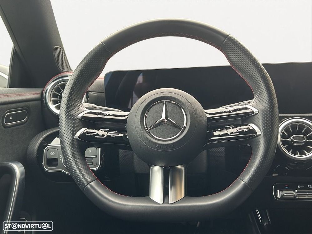 Mercedes-Benz CLA 250 - 11