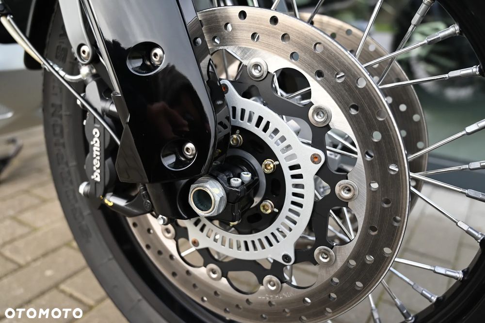 Moto Guzzi Stelvio - 16