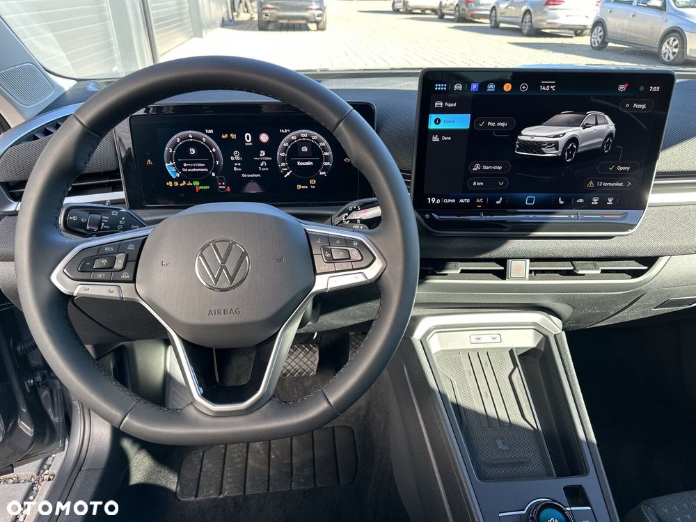 Volkswagen T-Roc - 13