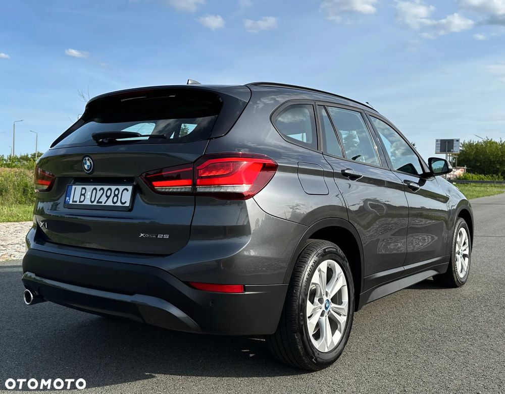 BMW X1 xDrive25e Sport Line - 7
