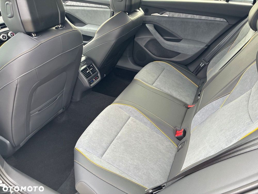 Skoda Superb 2.0 TDI SCR 4x4 Drive DSG - 17