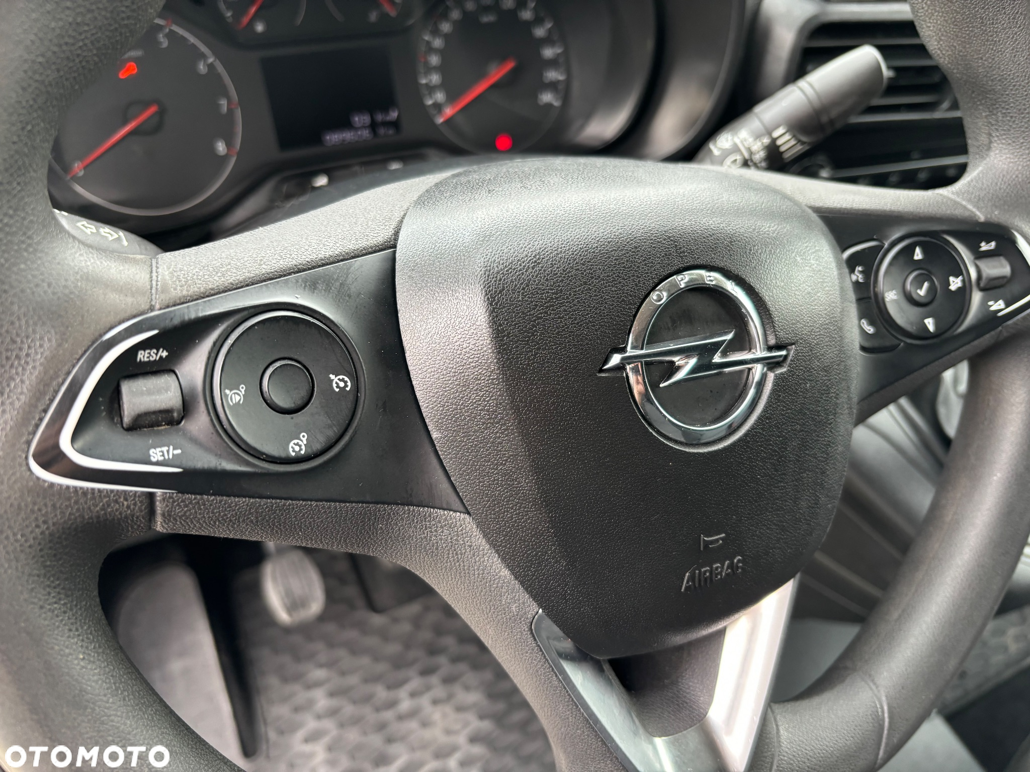 Opel COMBO - 10