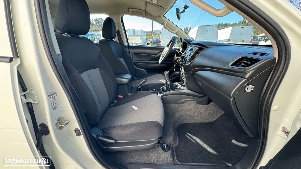 Mitsubishi L-200 Cabine dupla 4X2 - 12