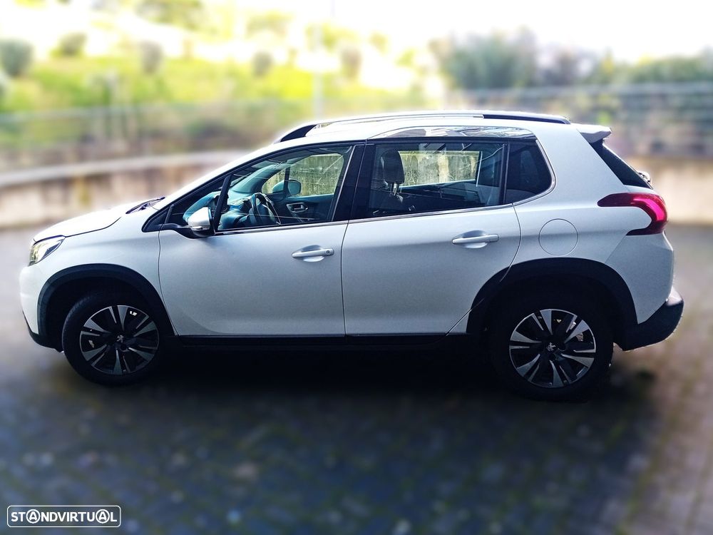 Peugeot 2008 1.2 PureTech Allure - 5
