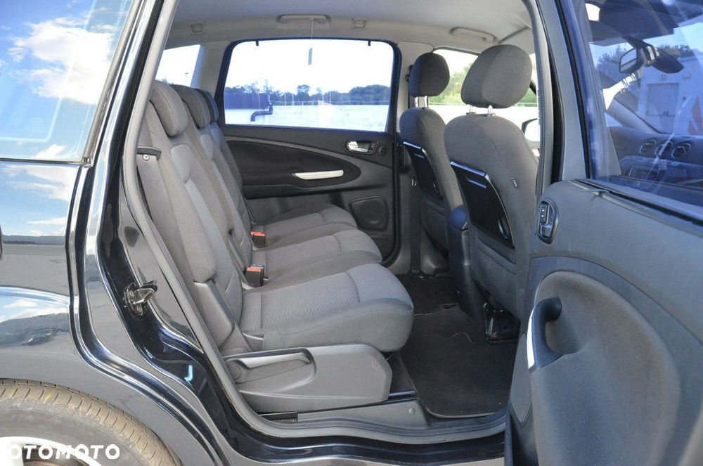 Ford S-Max - 32