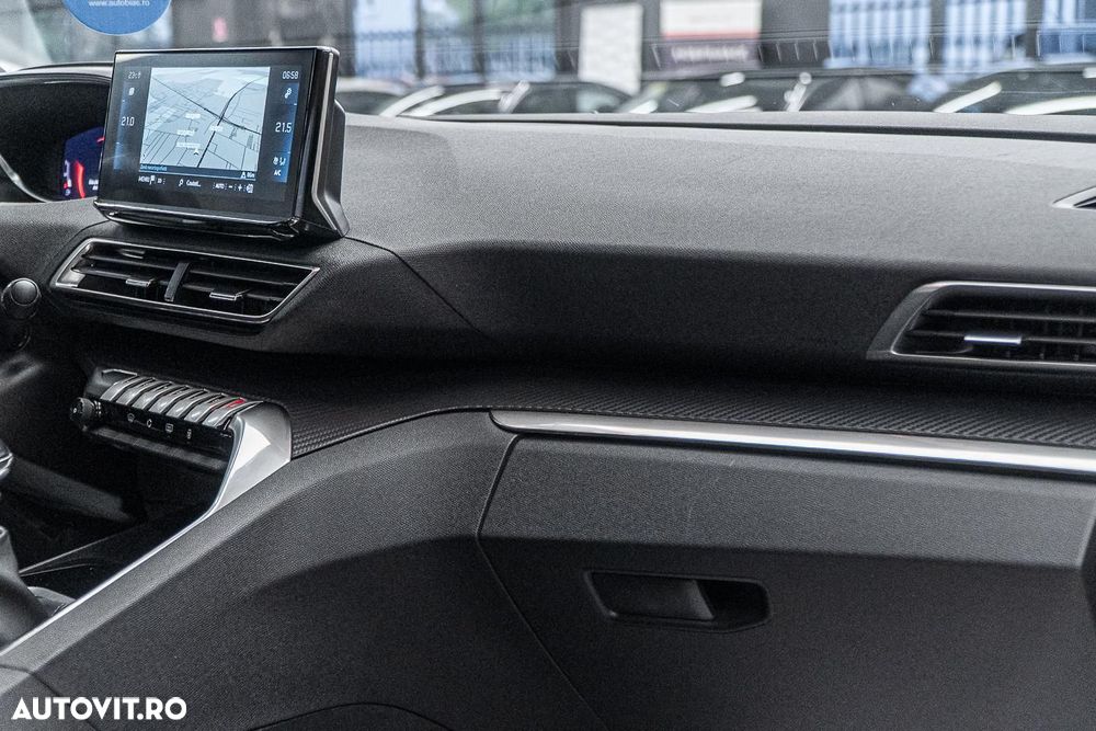Peugeot 3008 1.2 PureTech 130 BVM6 Allure Pack - 37