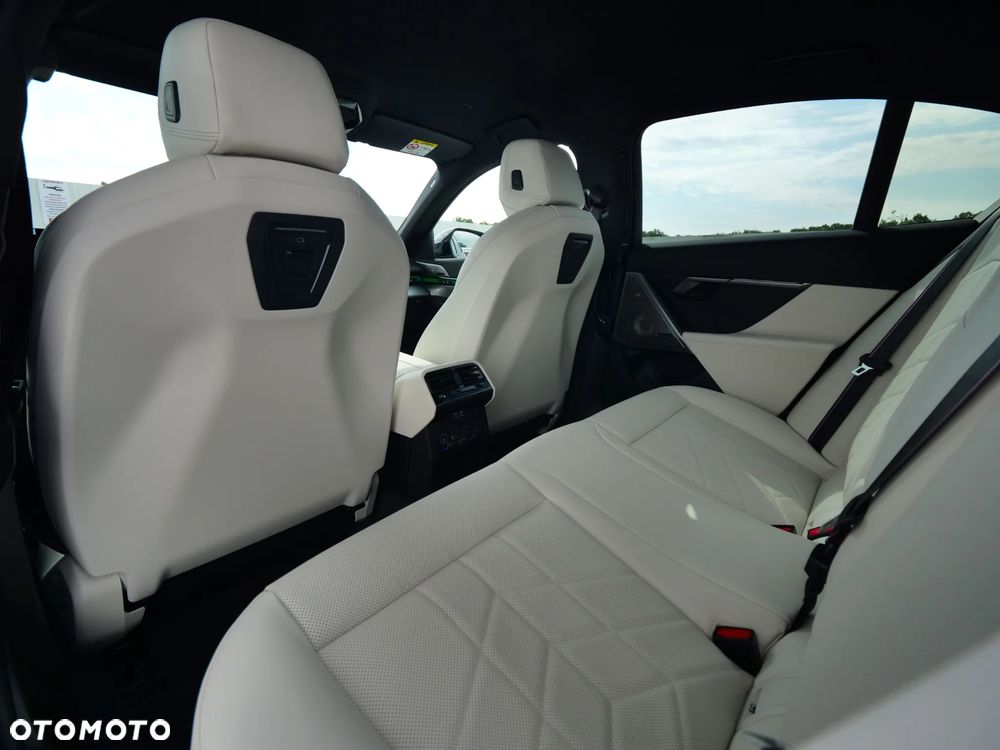 BMW Seria 5 520d xDrive mHEV M Sport - 31