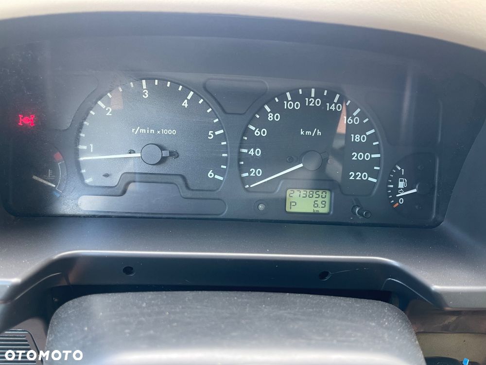 Land Rover Discovery - 24