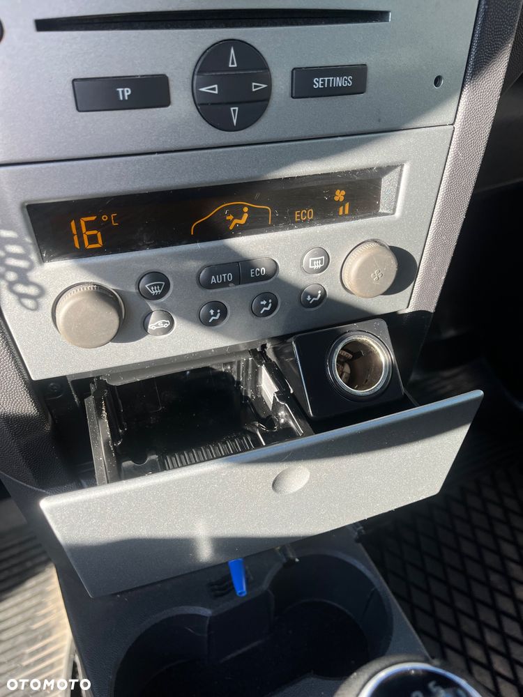 Opel Meriva 1.6 Essentia - 11
