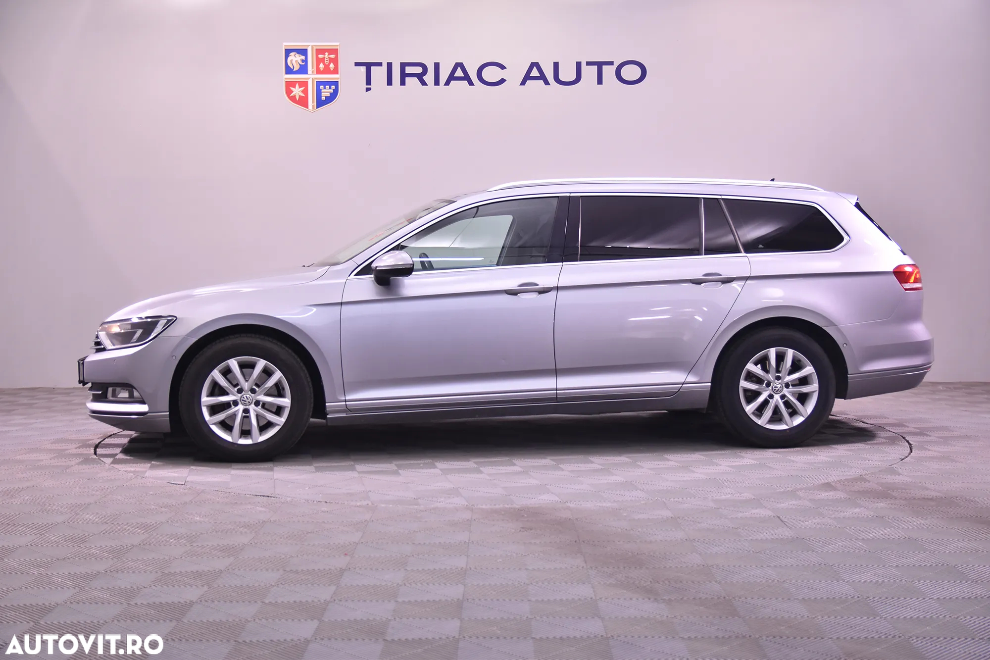 Volkswagen Passat - 2