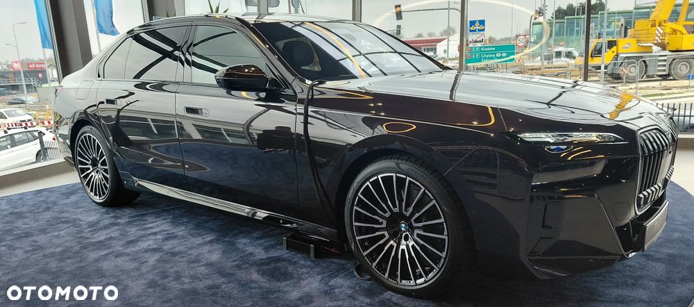 BMW Seria 7 740d xDrive mHEV Nero Lusso Edition sport - 3