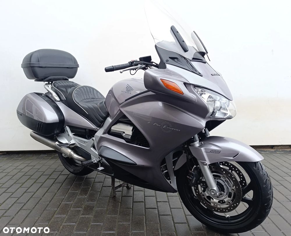 Honda ST - 8