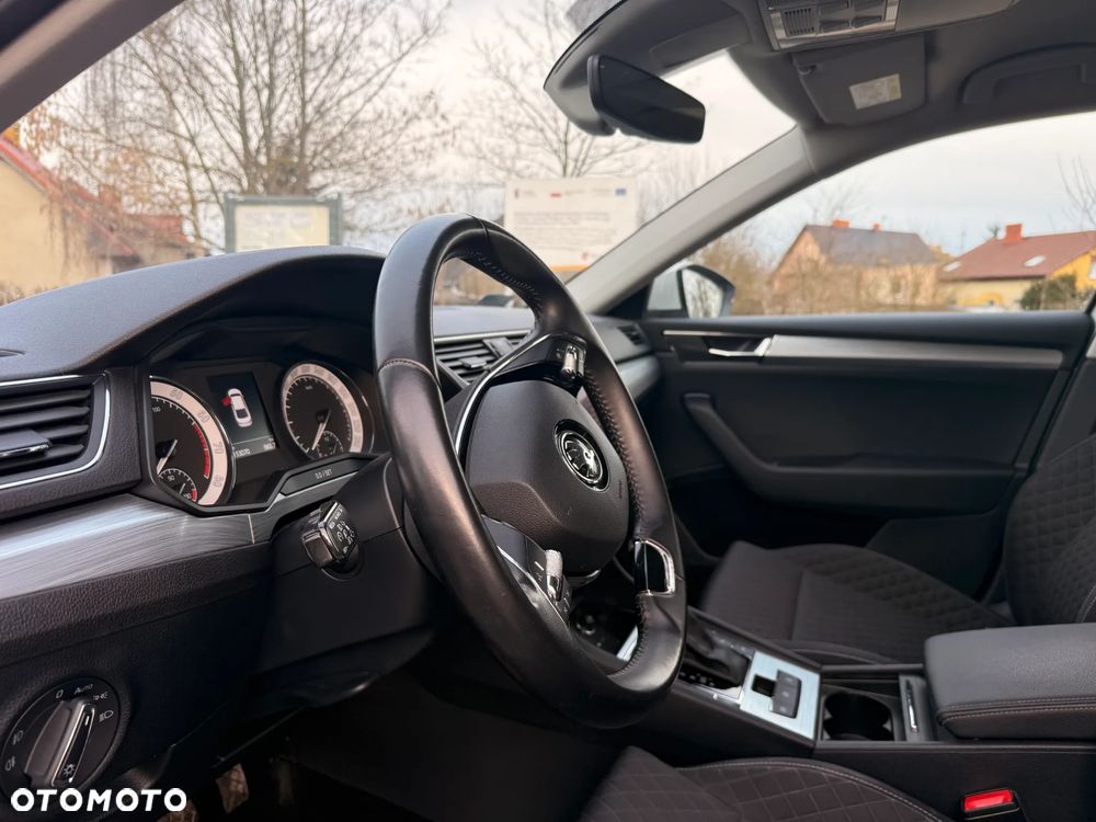 Skoda Superb 1.5 TSI Ambition DSG - 27