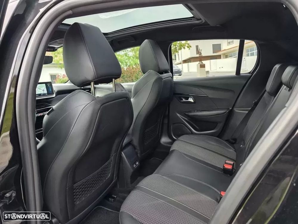 Peugeot e-208 GT - 23