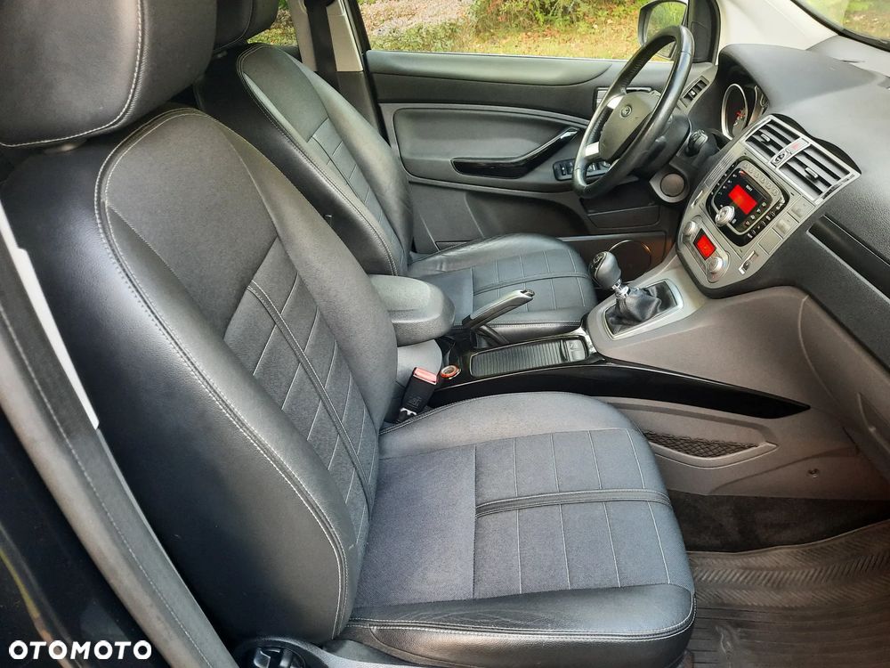 Ford Kuga - 14