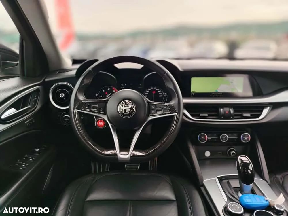 Alfa Romeo Stelvio 2.2 Diesel 16V AT8 Q4 Veloce - 7
