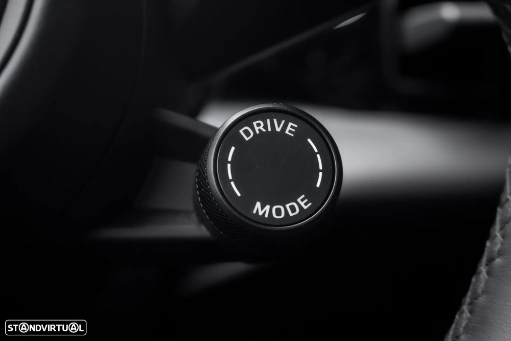 Porsche Macan Electric 4 - 17