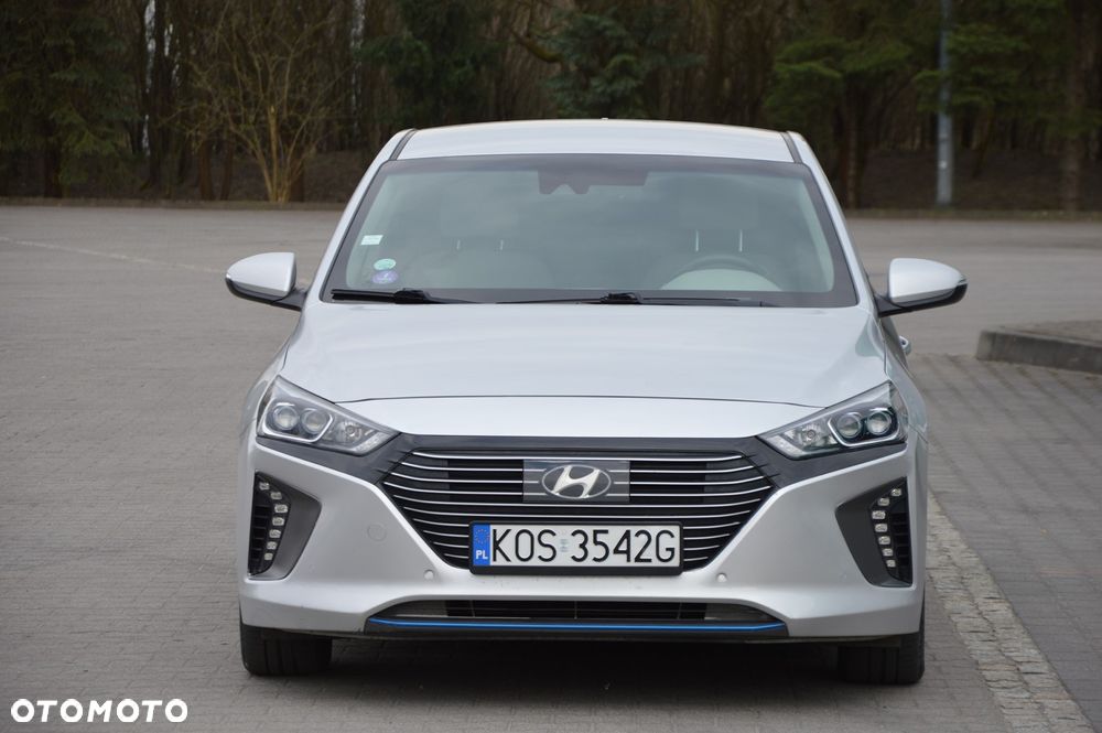 Hyundai IONIQ - 10