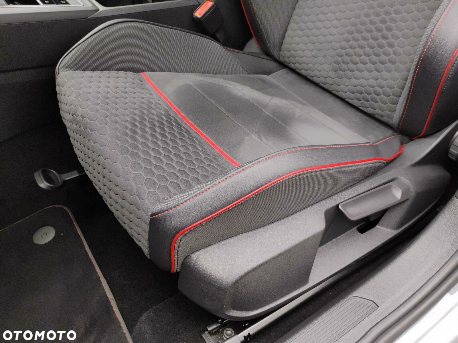 Volkswagen Golf VIII 2.0 TSI GTI DSG - 15