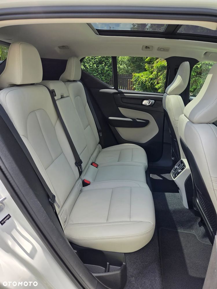 Volvo XC 40 B5 AWD Ultimate Dark - 21