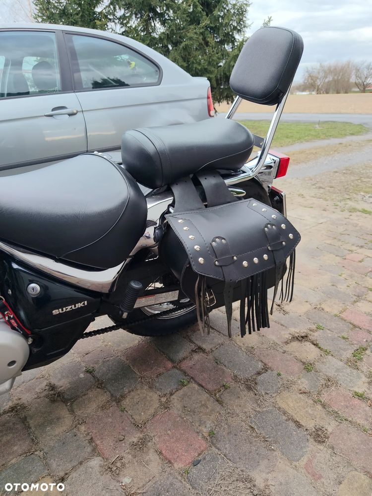 Suzuki Intruder - 11