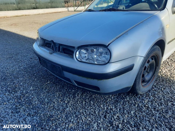 Dezmembrez VW Golf 4