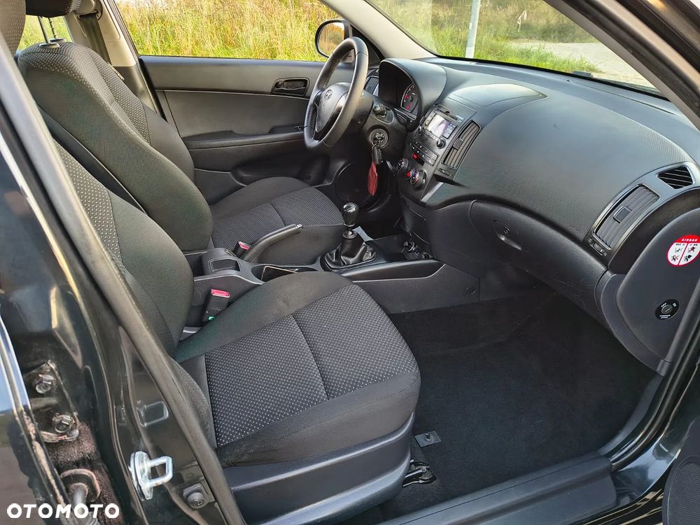 Hyundai i30 1.4 Comfort - 12