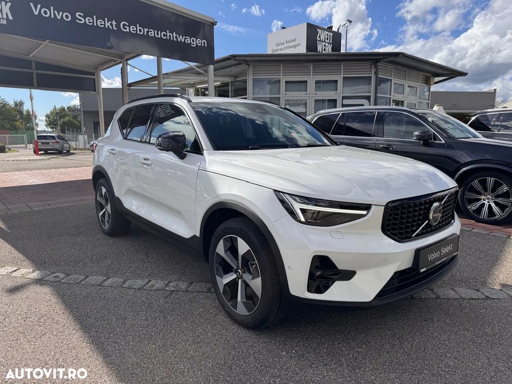 Volvo XC 40 B3 AT FWD MHEV Plus Dark - 2