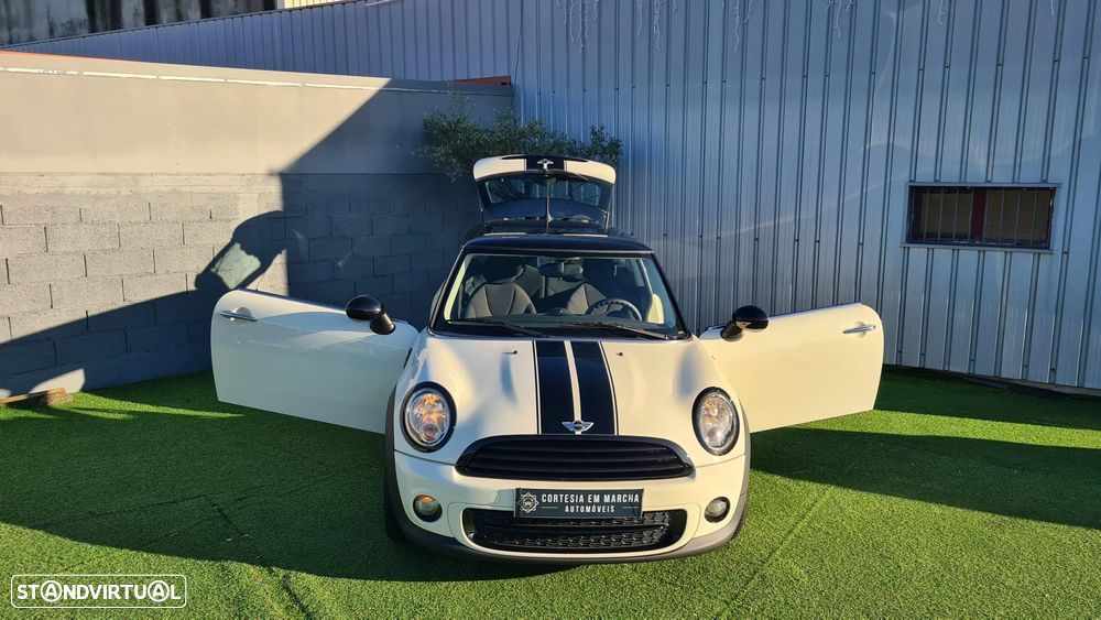 MINI 3 Portas One D - 12