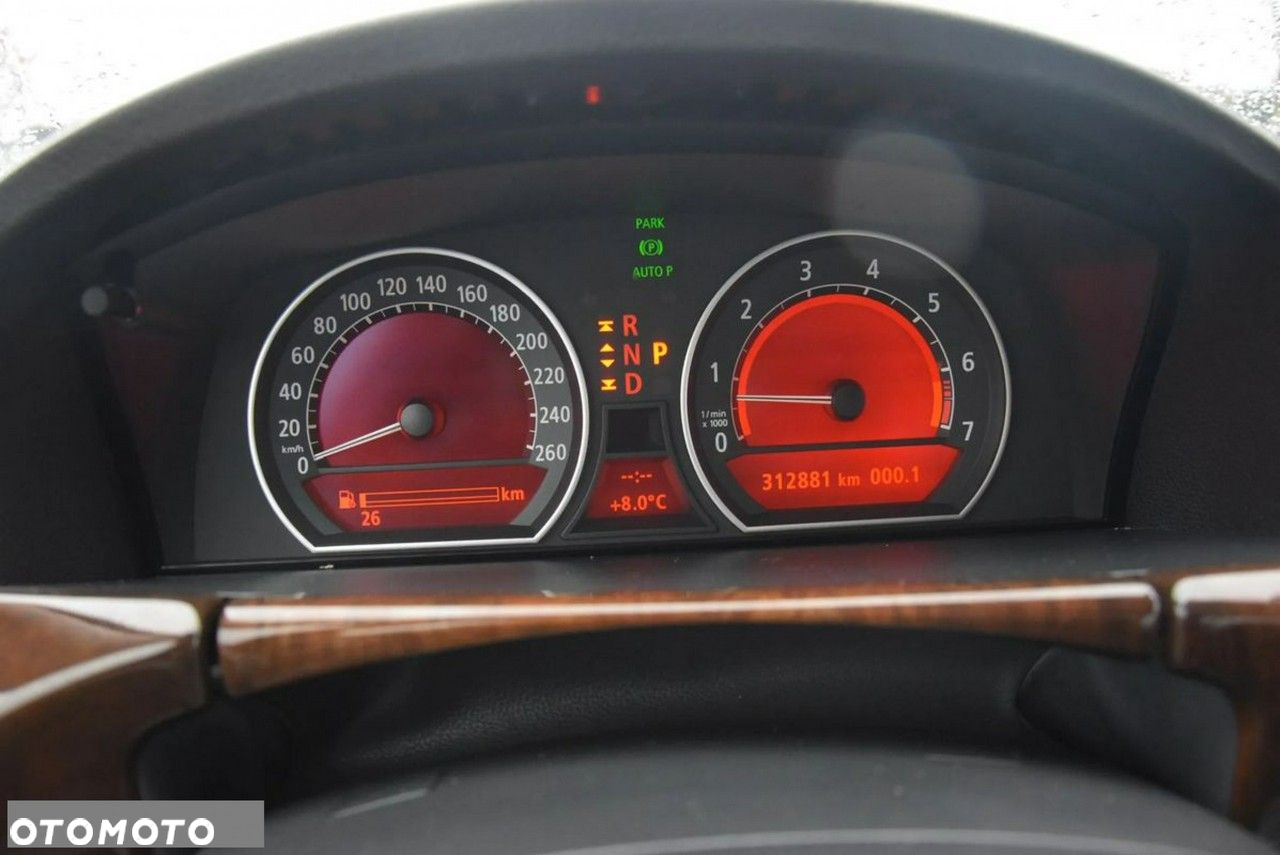 BMW Seria 7 - 33