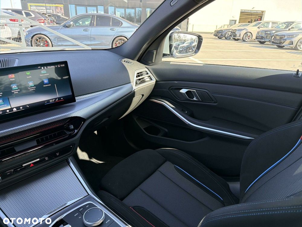 BMW Seria 3 330e PHEV M Sport - 25