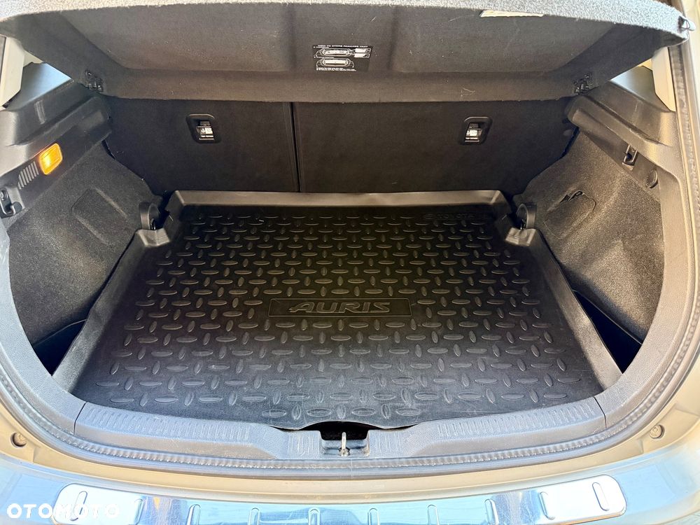Toyota Auris 1.6 Premium Start - 10