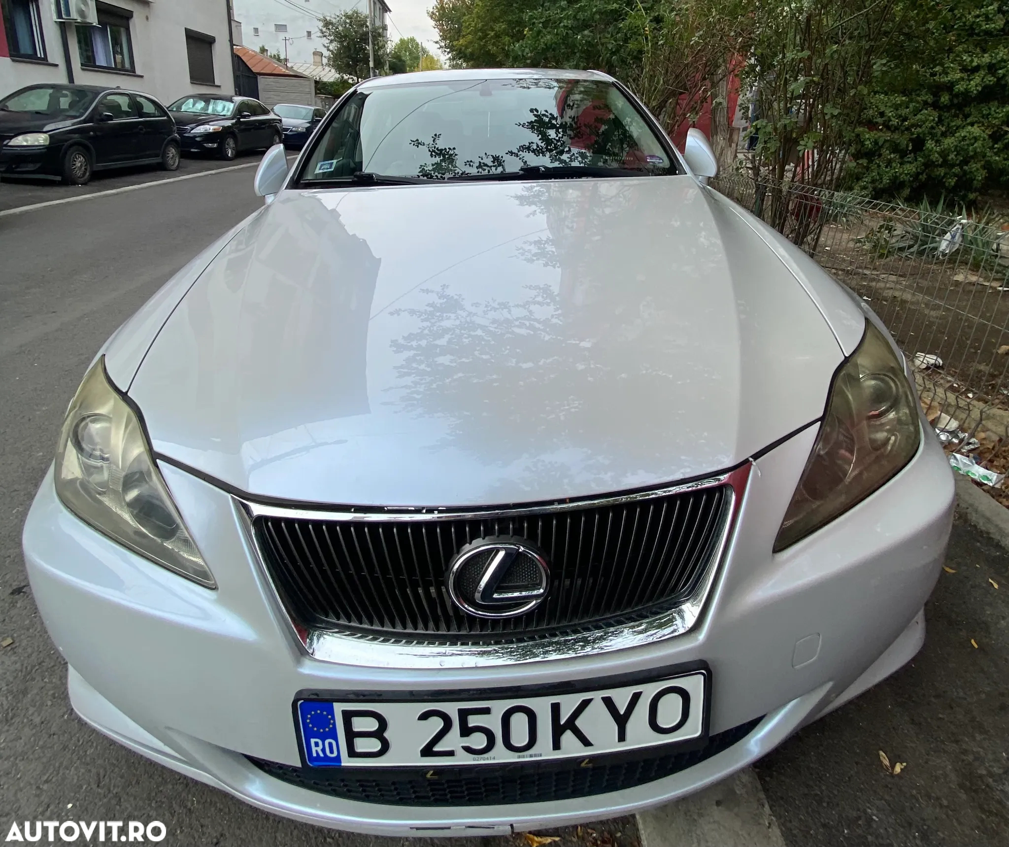 Lexus Seria IS 250 2.5 V6 Aut Luxury - 3