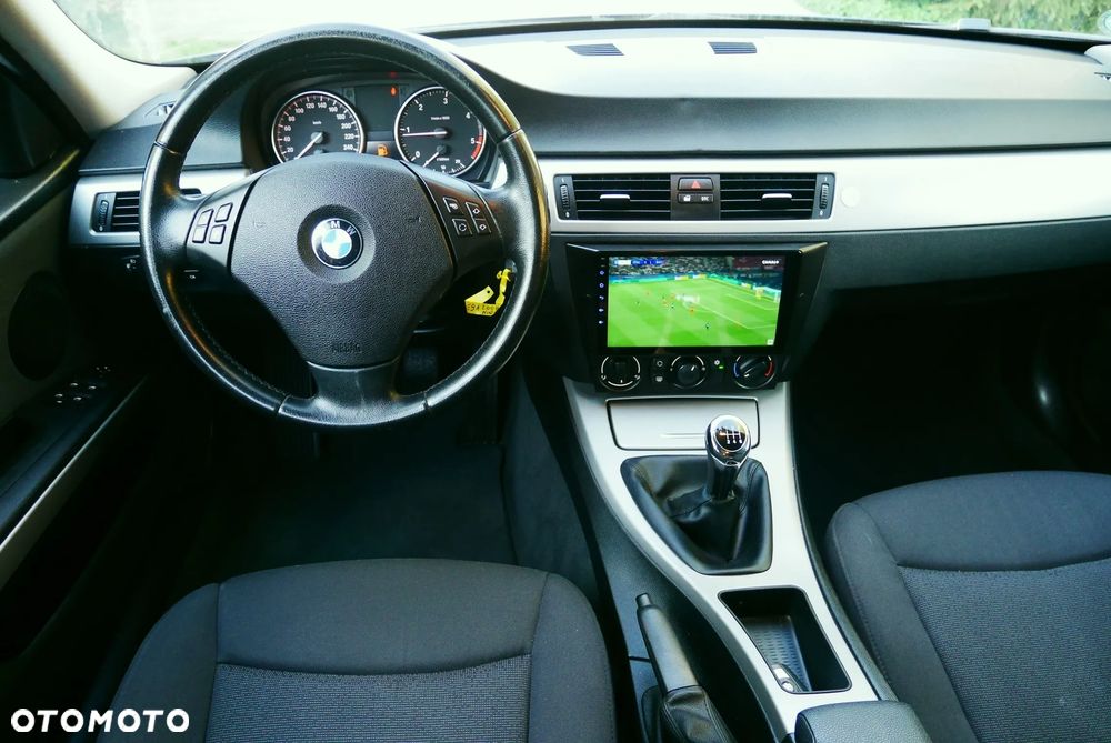 BMW Seria 3 318d - 19