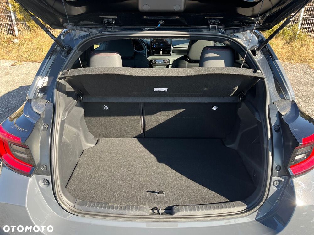 Toyota Yaris Hybrid 1.5 GR Sport - 30