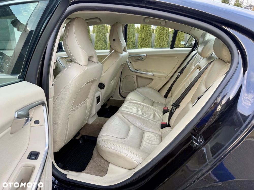 Volvo S60 D4 Momentum - 19