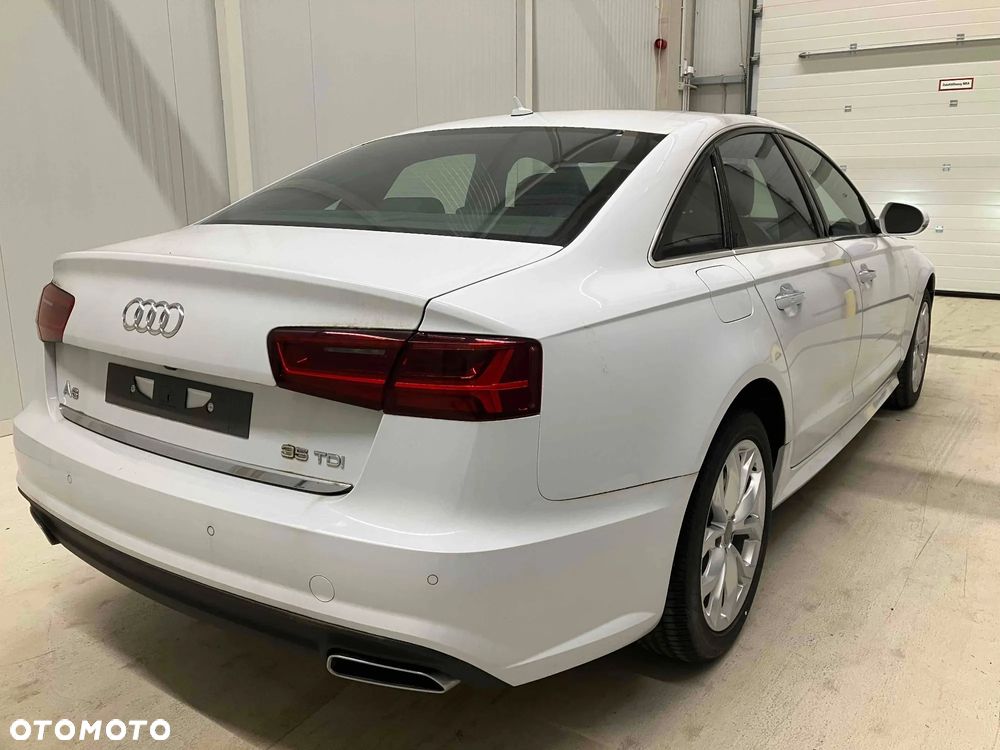 Audi sedan A6 C7 4G kompletny tył klapa lampy zderzak kolor 2Y2Y LS9R 2017 28 km drzwi - 2