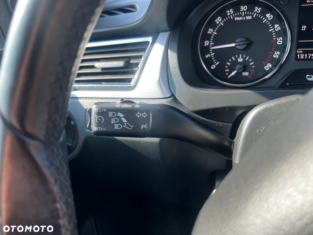 Skoda RAPID 1.6 TDI Elegance - 19