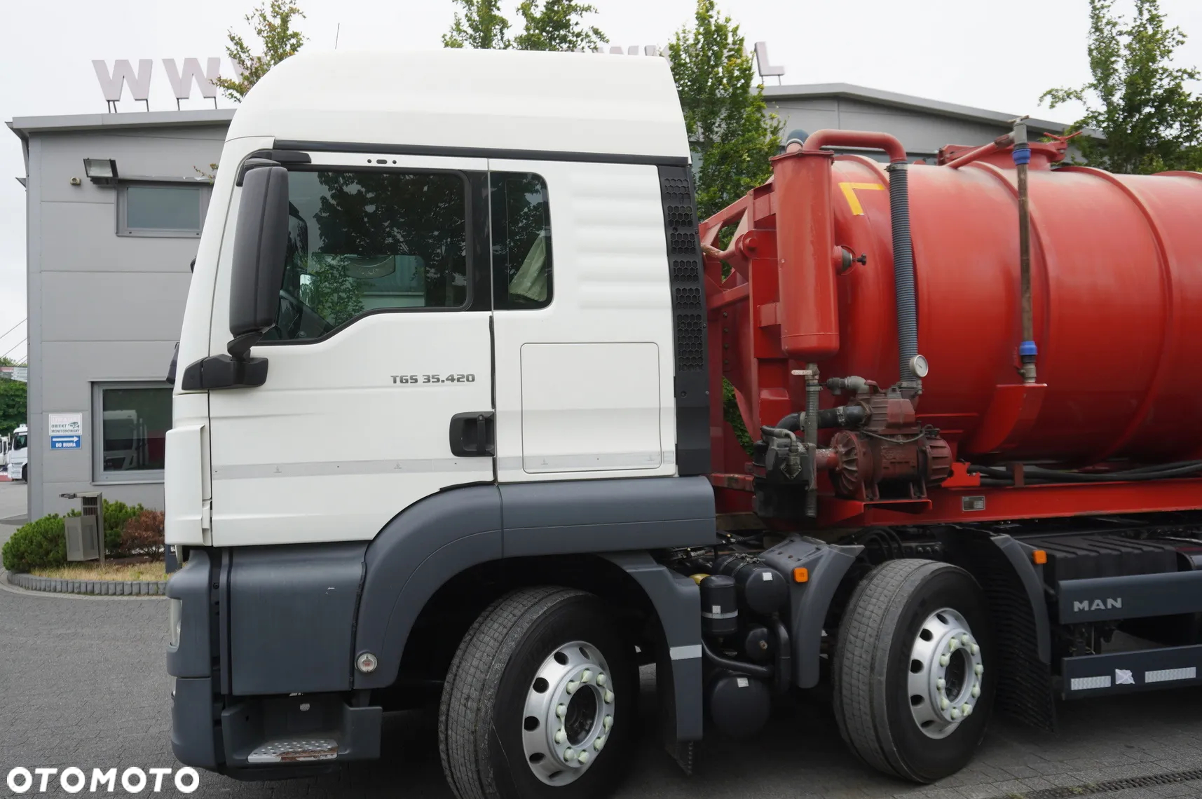 MAN TGS 35.420 8×2 / NOWA Beczka asenizacyjna 13000 l / 3 osie skrętne - 17
