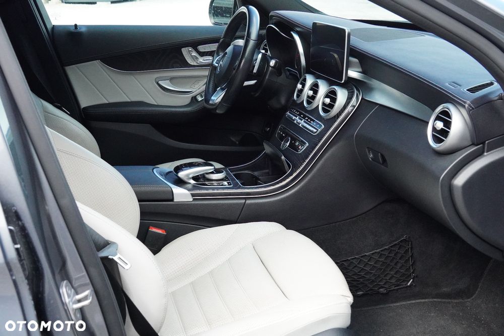 Mercedes-Benz Klasa C AMG 43 4Matic 9G-TRONIC - 17